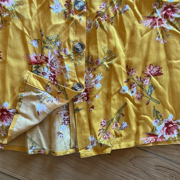 Rue 21+ - Picture 2 of 3